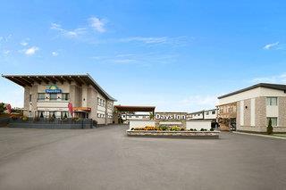 Days Inn by Wyndham Montreal East