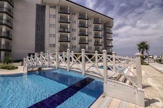 Ramada Hotel & Suites by Wyndham Kusadasi